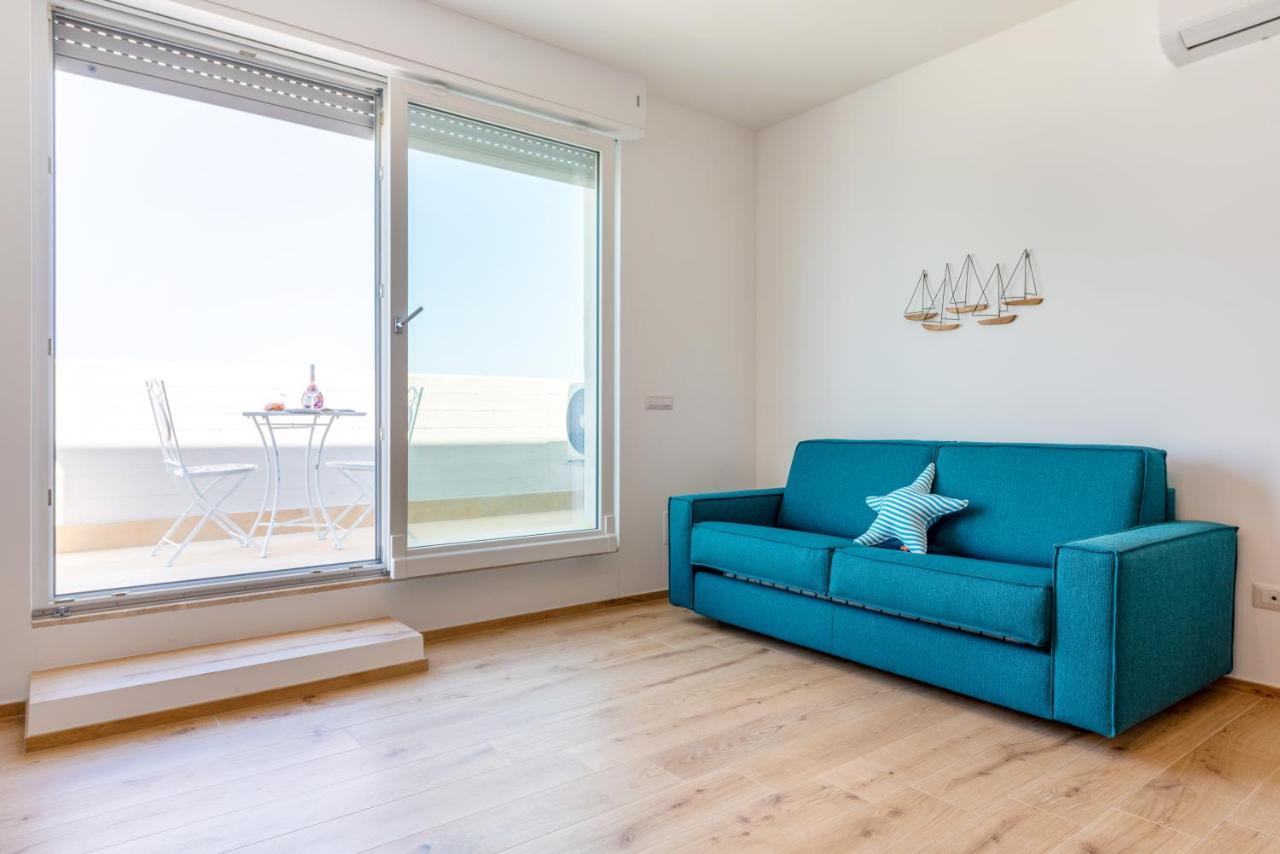 Waterfront Apartment With Seaview Balcony Bari Exterior photo